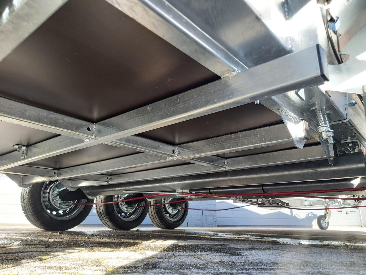 Martz Maschinentransporter BUILDER XL Bau-3 3500/3 400x180x30cm Auffahrklappe Tridem (XL) 3500kg - Remorque porte engin: photos 2 Martz Maschinentransporter BUILDER XL Bau-3 3500/3 400x180x30cm Auffahrklappe Tridem (XL) 3500kg - Remorque porte engin: photos 2