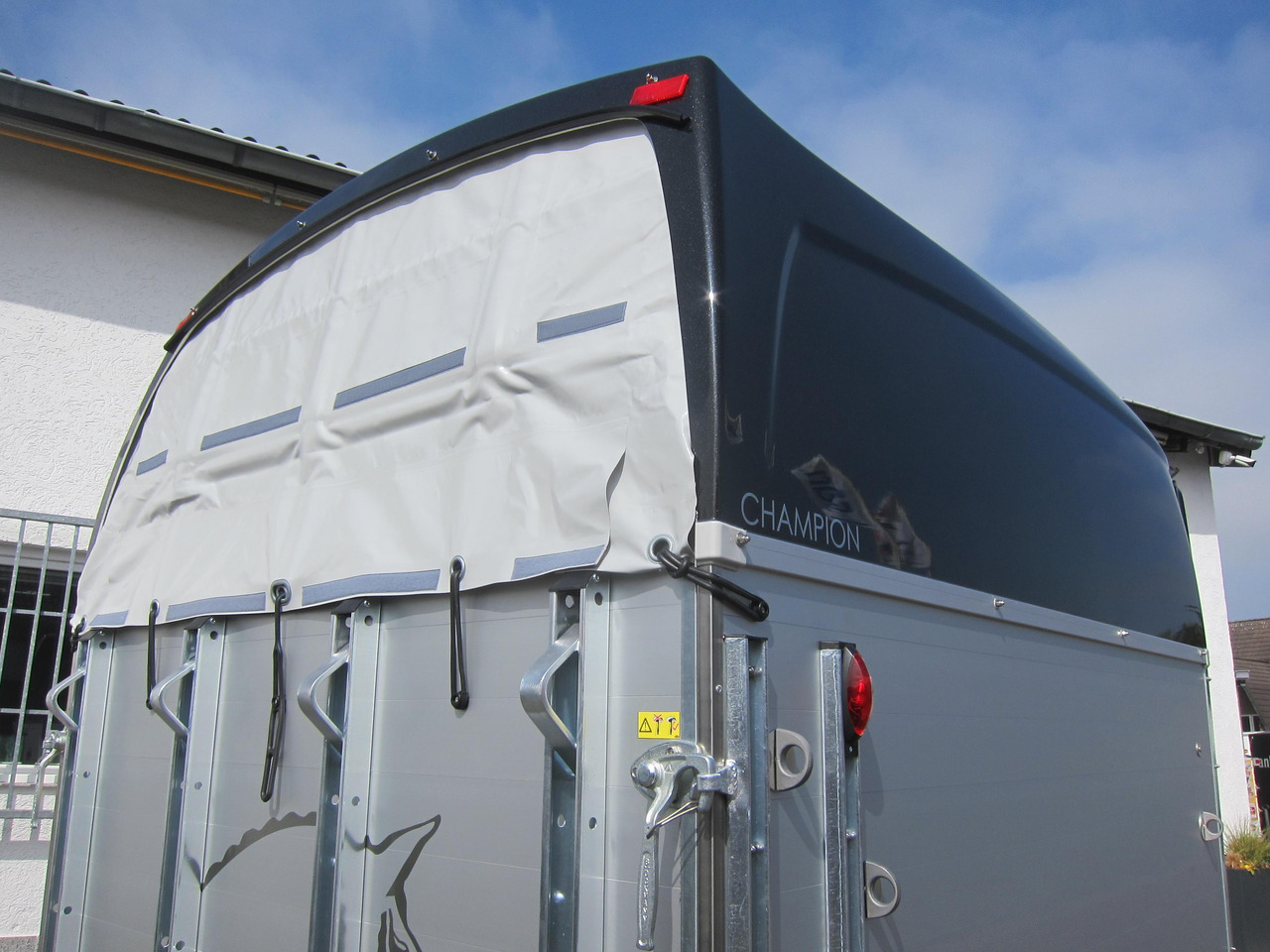 Van chevaux Pferdeanhänger Böckmann Champion C 2400kg Heckflügeltür blackline CFF+ 100 km/H 2400kg Abverkauf: photos 6