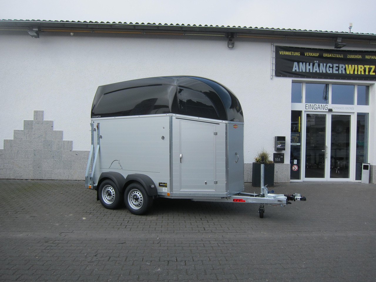 Van chevaux Pferdeanhänger Böckmann Champion C 2400kg Heckflügeltür blackline CFF+ 100 km/H 2400kg Abverkauf: photos 8