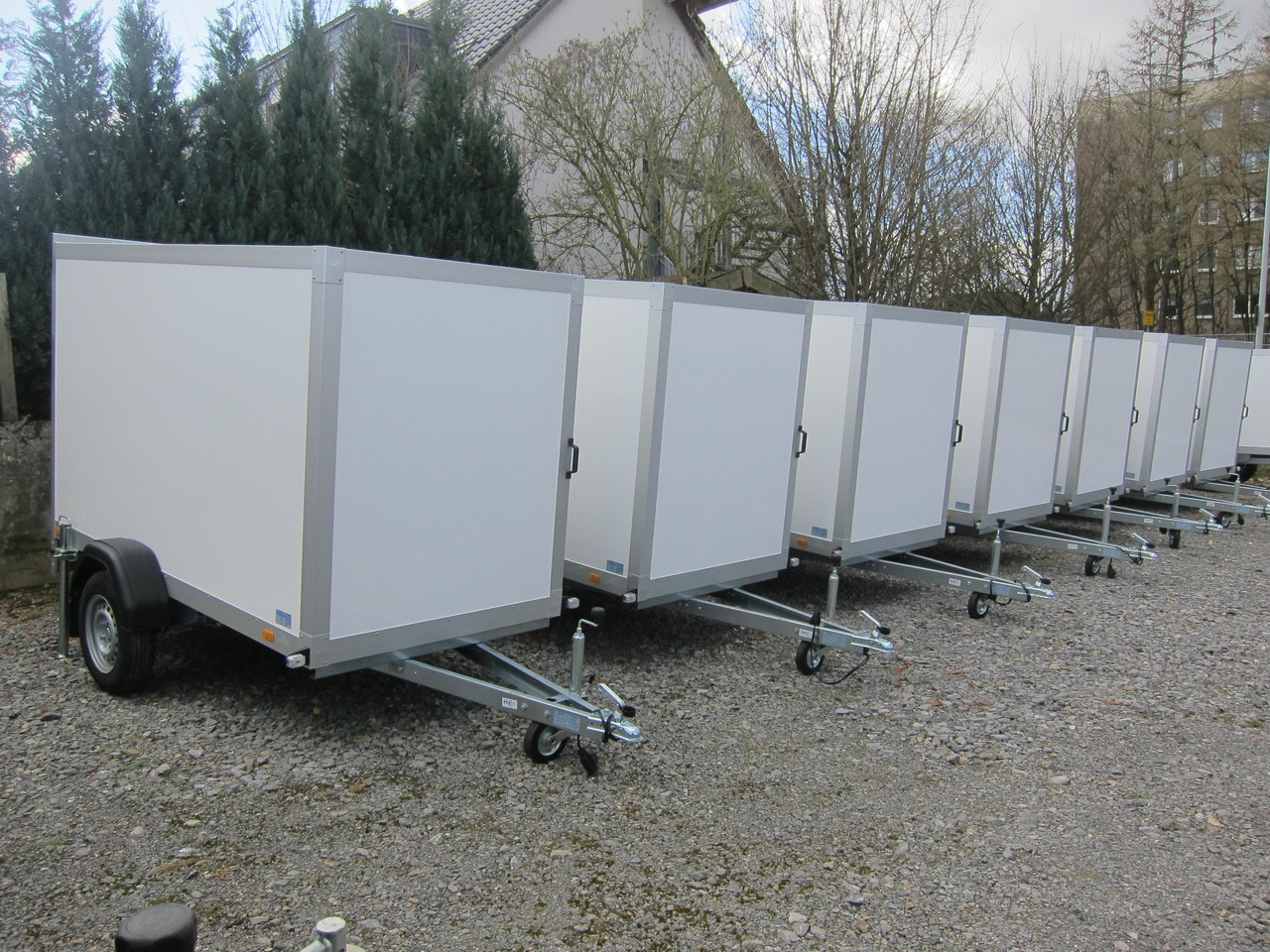 WM Meyer Koffer AZ 7525/126 150 S30 251x126x150cm (S) 750kg online Aktion Modell 2024 - Remorque fourgon: photos 1 WM Meyer Koffer AZ 7525/126 150 S30 251x126x150cm (S) 750kg online Aktion Modell 2024 - Remorque fourgon: photos 1