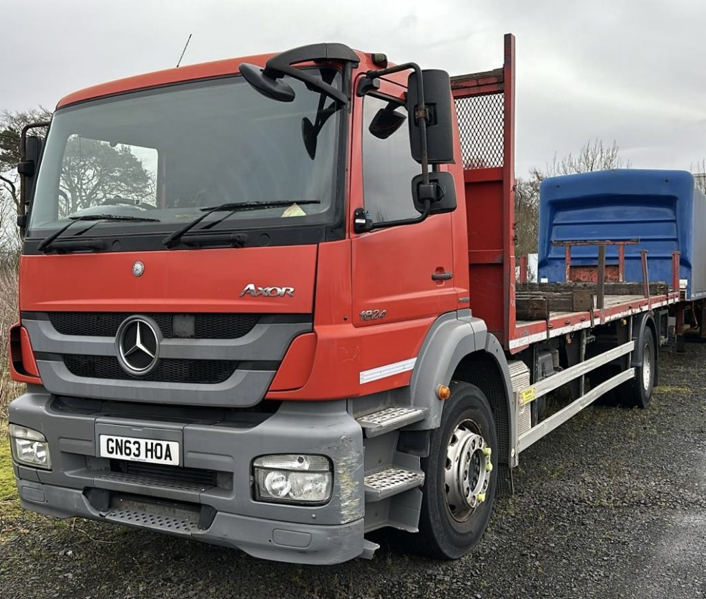 Mercedes Axor 1824 - Camion plateau: photos 1 Mercedes Axor 1824 - Camion plateau: photos 1