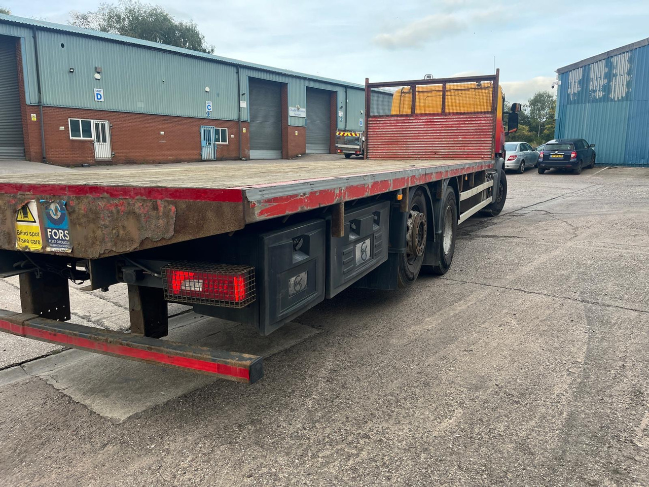 Scania P280 - Camion plateau: photos 3 Scania P280 - Camion plateau: photos 3