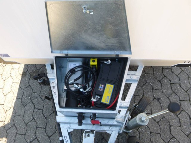 Humbaur Koffer Absenkanhänger mit E-Pumpe HKT 183117-18P, 100 km/h 1,8 t. 3100 x 1765 x 1800 mm - Remorque fourgon: photos 5 Humbaur Koffer Absenkanhänger mit E-Pumpe HKT 183117-18P, 100 km/h 1,8 t. 3100 x 1765 x 1800 mm - Remorque fourgon: photos 5