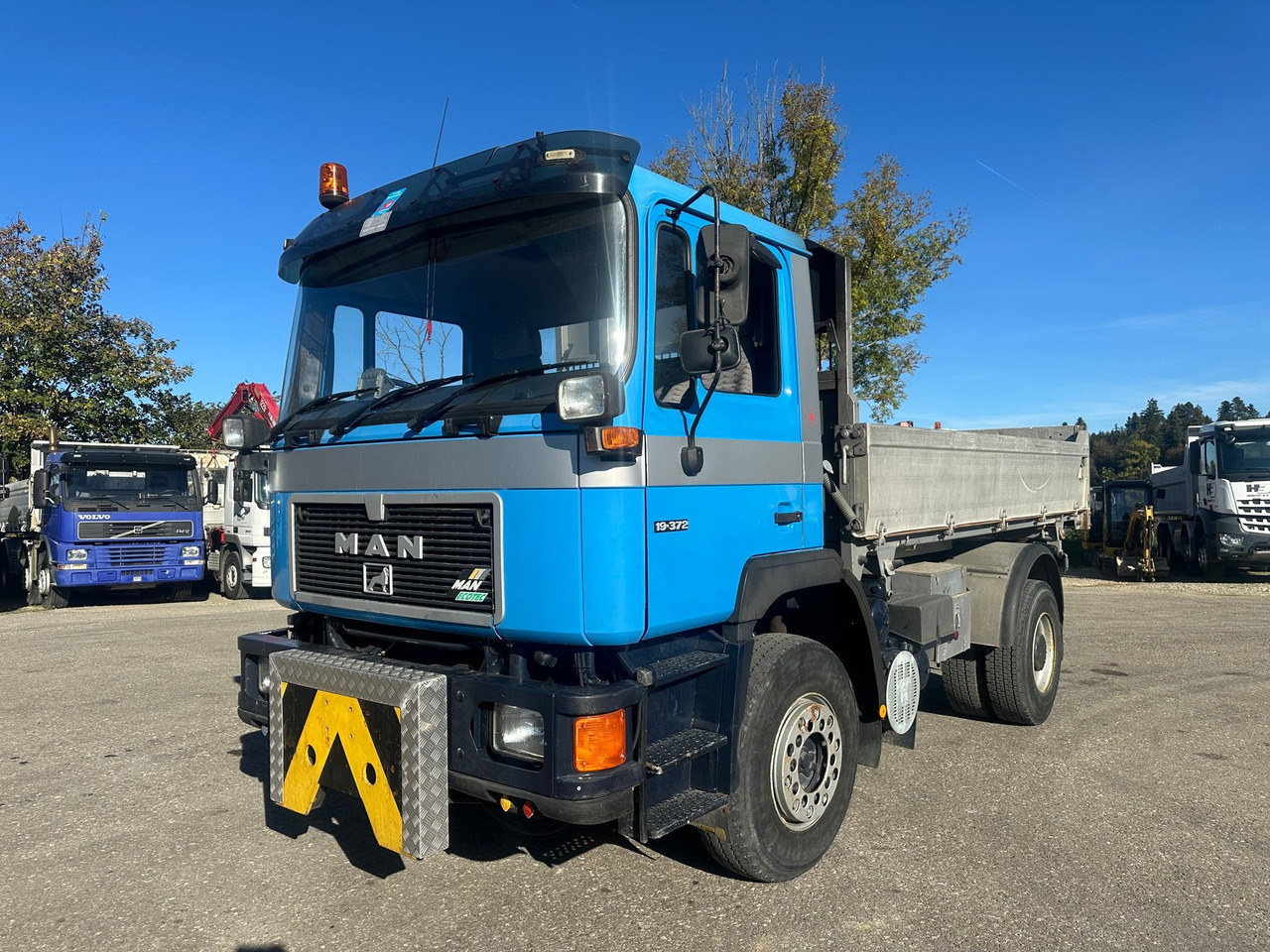 MAN 19.372 4x2 Kipper & Winterdienst - Camion benne: photos 1 MAN 19.372 4x2 Kipper & Winterdienst - Camion benne: photos 1