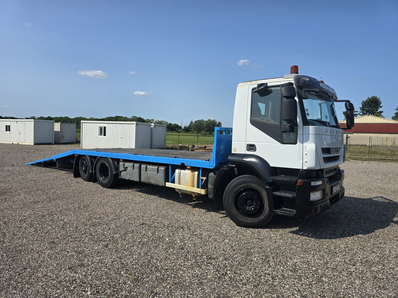 IVECO 260S33 - Camion porte-voitures: photos 4 IVECO 260S33 - Camion porte-voitures: photos 4
