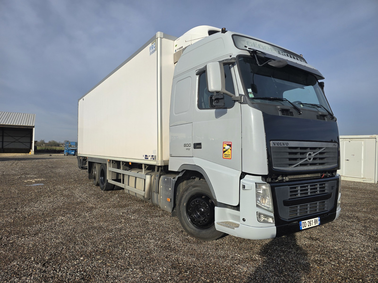 VOLVO FH500 - EEV - 6x2 - Steering Axle - Frigo - Meat Rail - Camion frigorifique: photos 1 VOLVO FH500 - EEV - 6x2 - Steering Axle - Frigo - Meat Rail - Camion frigorifique: photos 1