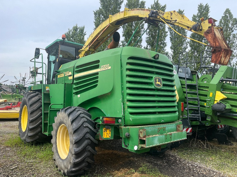 John Deere 7700 - Ensileuse: photos 3 John Deere 7700 - Ensileuse: photos 3