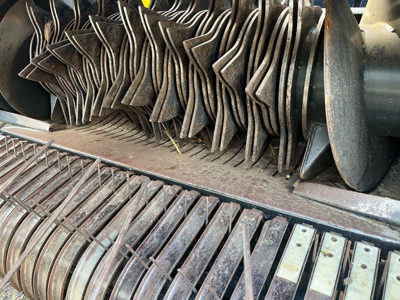 Kuhn LSB 1290 - Presse à balles cubiques: photos 3 Kuhn LSB 1290 - Presse à balles cubiques: photos 3