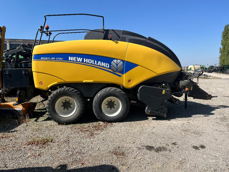 New Holland 1290 - Presse à balles cubiques: photos 2 New Holland 1290 - Presse à balles cubiques: photos 2