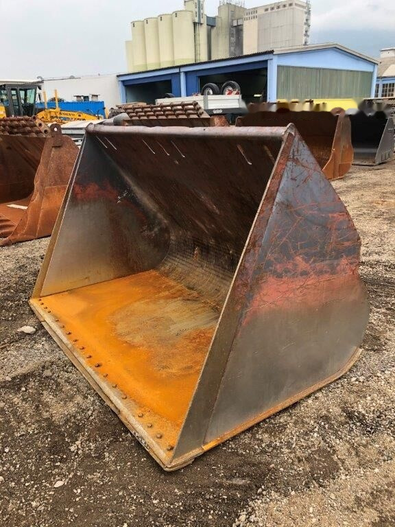 2450 mm - Godet pour chargeur: photos 3 2450 mm - Godet pour chargeur: photos 3