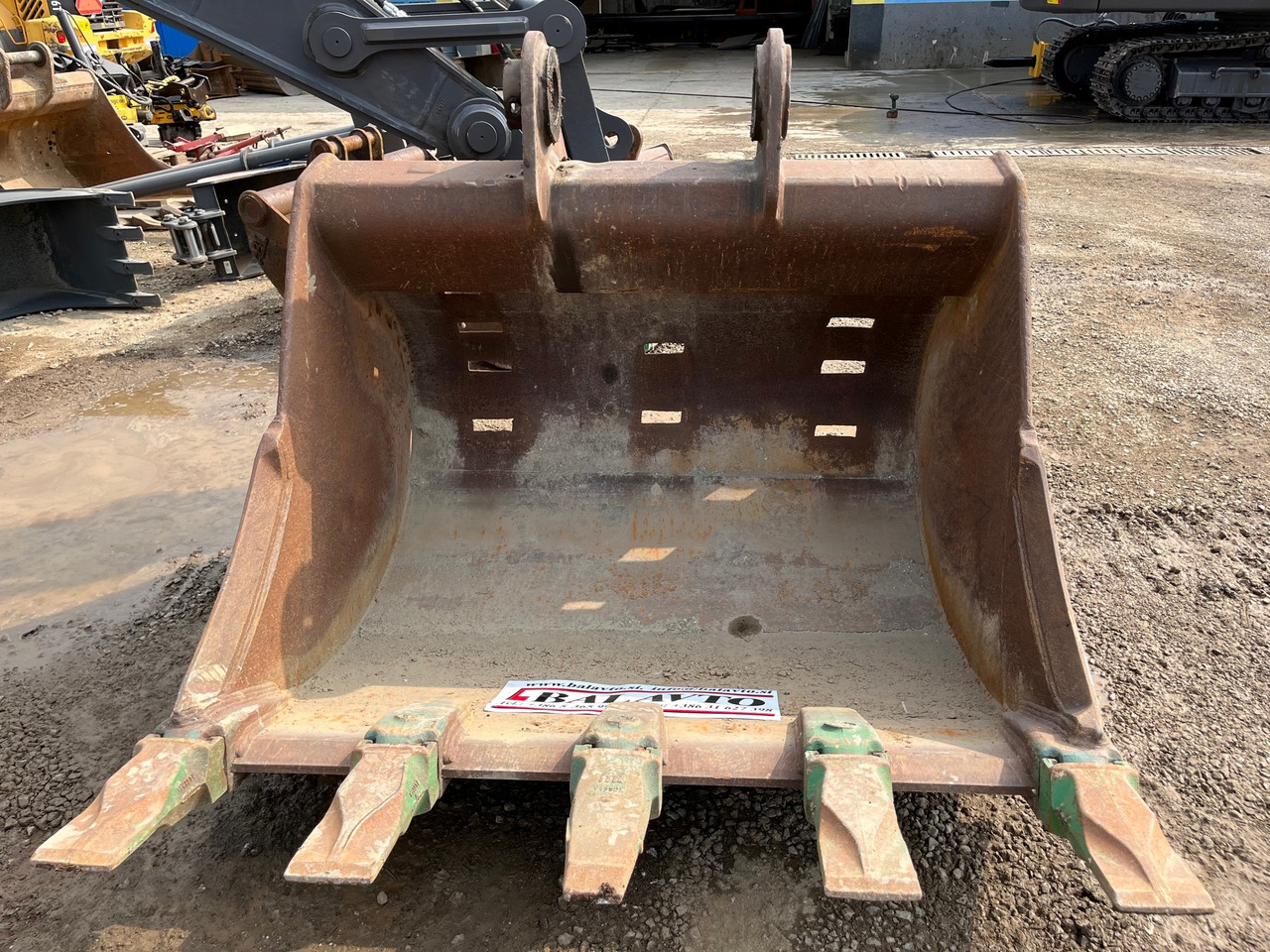 Digging bucket 1600 mm - Godet pour pelle: photos 1 Digging bucket 1600 mm - Godet pour pelle: photos 1