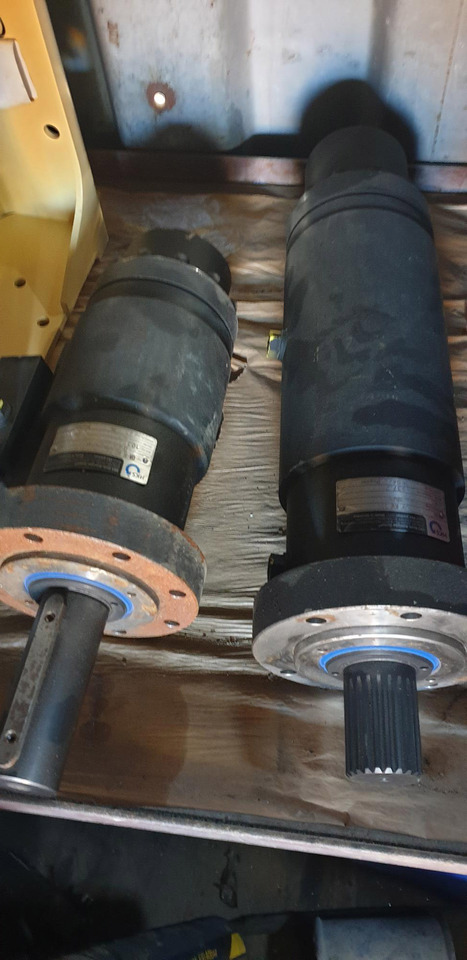 HKS DA--H 80 360º for PUTZMEISTER SPM 500 ESK1602791  for Putzmeister SPM 500 roadheader - Moteur hydraulique: photos 2 HKS DA--H 80 360º for PUTZMEISTER SPM 500 ESK1602791  for Putzmeister SPM 500 roadheader - Moteur hydraulique: photos 2