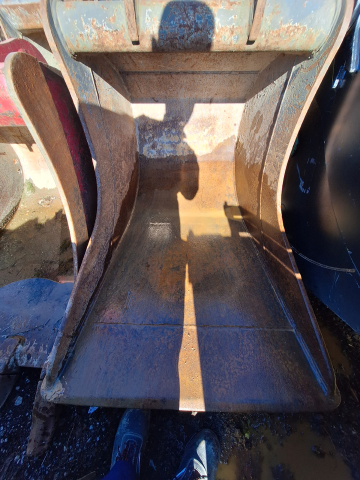 SMP digging bucket 950 mm Volvo S6 - Godet: photos 1 SMP digging bucket 950 mm Volvo S6 - Godet: photos 1