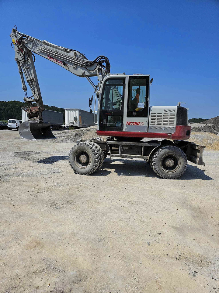 Takeuchi TB1160W - Pelle sur pneus: photos 3 Takeuchi TB1160W - Pelle sur pneus: photos 3