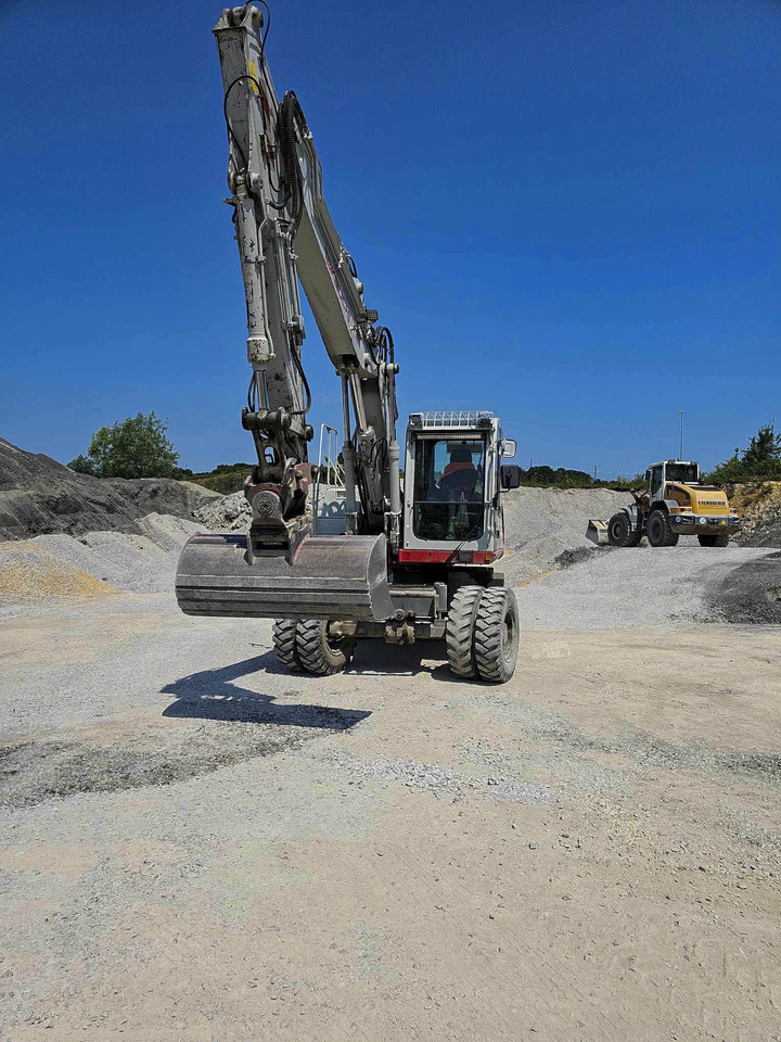 Takeuchi TB1160W - Pelle sur pneus: photos 2 Takeuchi TB1160W - Pelle sur pneus: photos 2