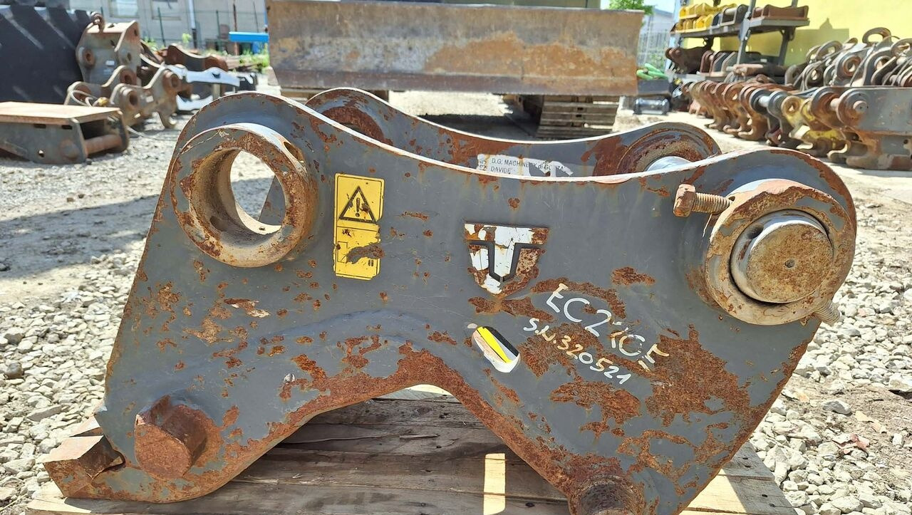 Trevi Benne hydraulic ARI Verachtert Volvo EC220E - Attache rapide pour Pelle: photos 5 Trevi Benne hydraulic ARI Verachtert Volvo EC220E - Attache rapide pour Pelle: photos 5