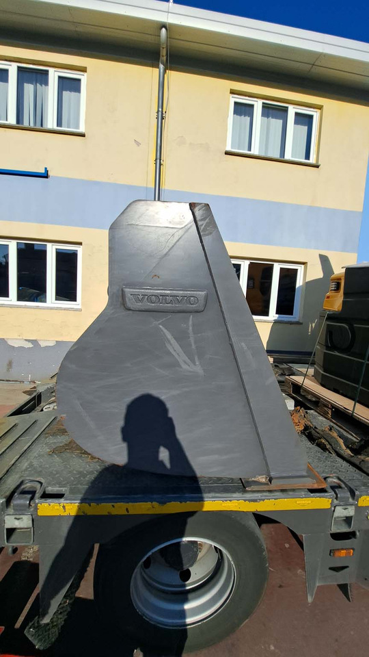 VOLVO 2500 mm for 12-15 ton wheel loaders - Godet pour chargeur: photos 4 VOLVO 2500 mm for 12-15 ton wheel loaders - Godet pour chargeur: photos 4
