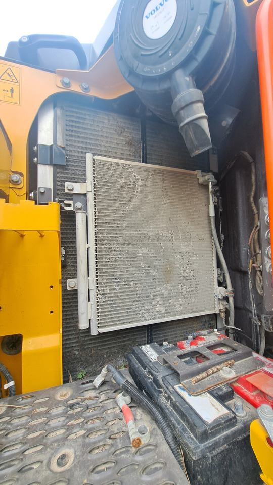 VOLVO EWR150E - Pelle sur pneus: photos 2 VOLVO EWR150E - Pelle sur pneus: photos 2