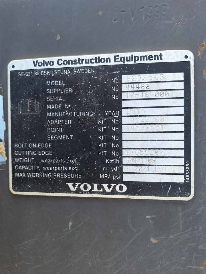 VOLVO digging bucket 1100 mm - Godet pour pelle: photos 2 VOLVO digging bucket 1100 mm - Godet pour pelle: photos 2