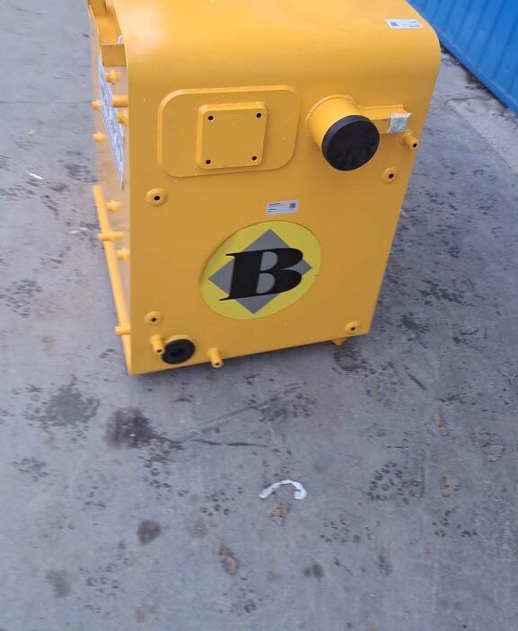 Volvo 14559405 Volvo EC210C - Réservoir de carburant pour Pelle: photos 2 Volvo 14559405 Volvo EC210C - Réservoir de carburant pour Pelle: photos 2