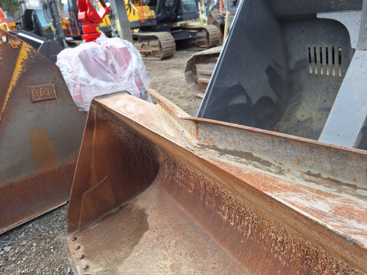 Volvo 93812 loader bucket 2300 mm BOE - Godet pour chargeur: photos 5 Volvo 93812 loader bucket 2300 mm BOE - Godet pour chargeur: photos 5