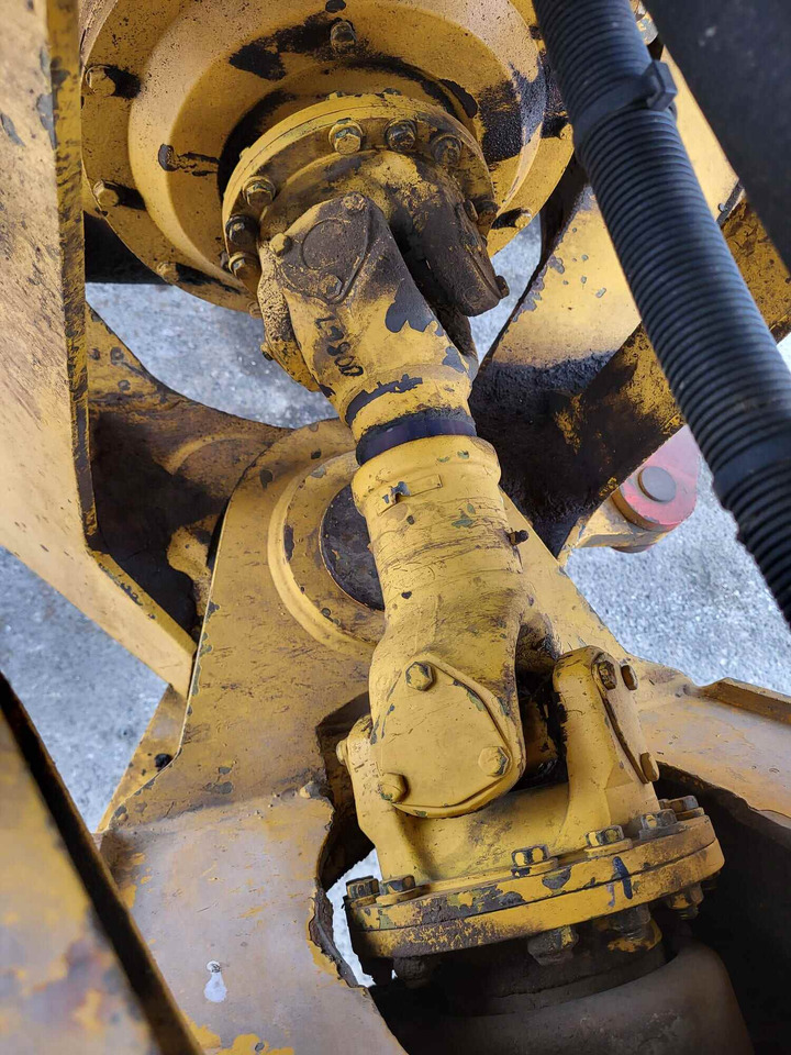 Volvo drive shaft - Demi arbre pour Chargeuse: photos 1 Volvo drive shaft - Demi arbre pour Chargeuse: photos 1