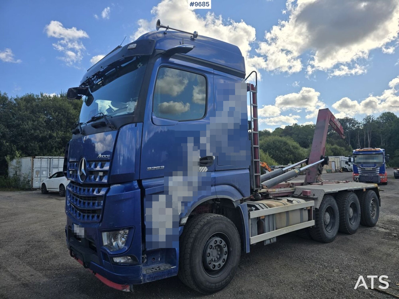 Hooklift Truck Mercedes Arocs 24 T 8x4 - Autre matériel: photos 1 Hooklift Truck Mercedes Arocs 24 T 8x4 - Autre matériel: photos 1
