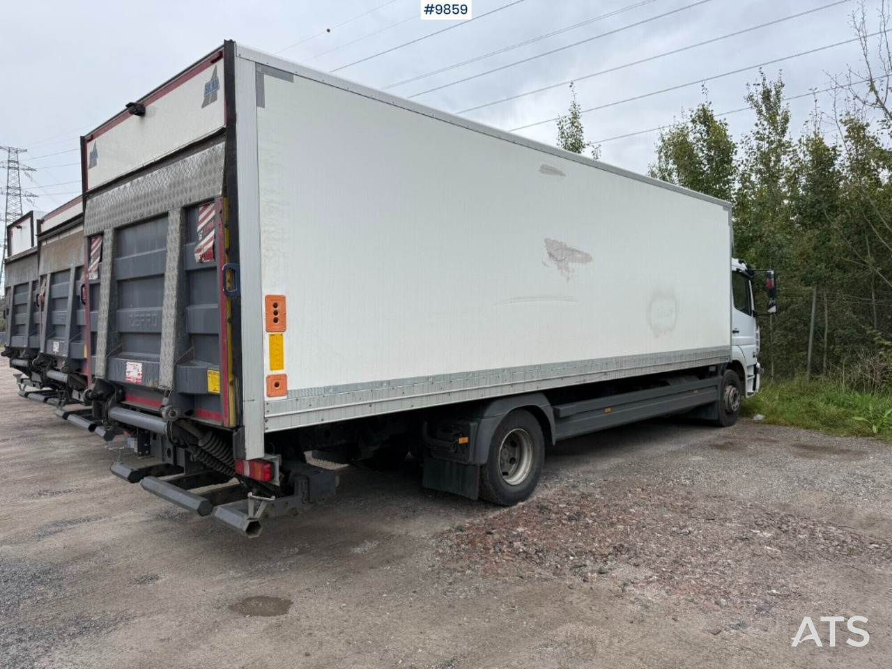 Box Truck Mercedes Benz Atego 1524 with openable side - Camion fourgon: photos 4 Box Truck Mercedes Benz Atego 1524 with openable side - Camion fourgon: photos 4