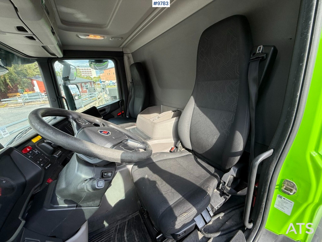 Box truck Scania P280 gas-powered - Camion fourgon: photos 5 Box truck Scania P280 gas-powered - Camion fourgon: photos 5