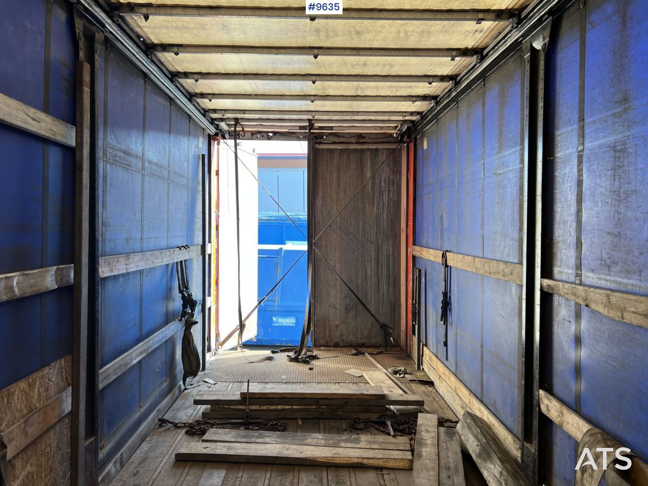 Chapel trailer Fruehauf SS136/P3S - Semi-remorque rideaux coulissants: photos 5 Chapel trailer Fruehauf SS136/P3S - Semi-remorque rideaux coulissants: photos 5