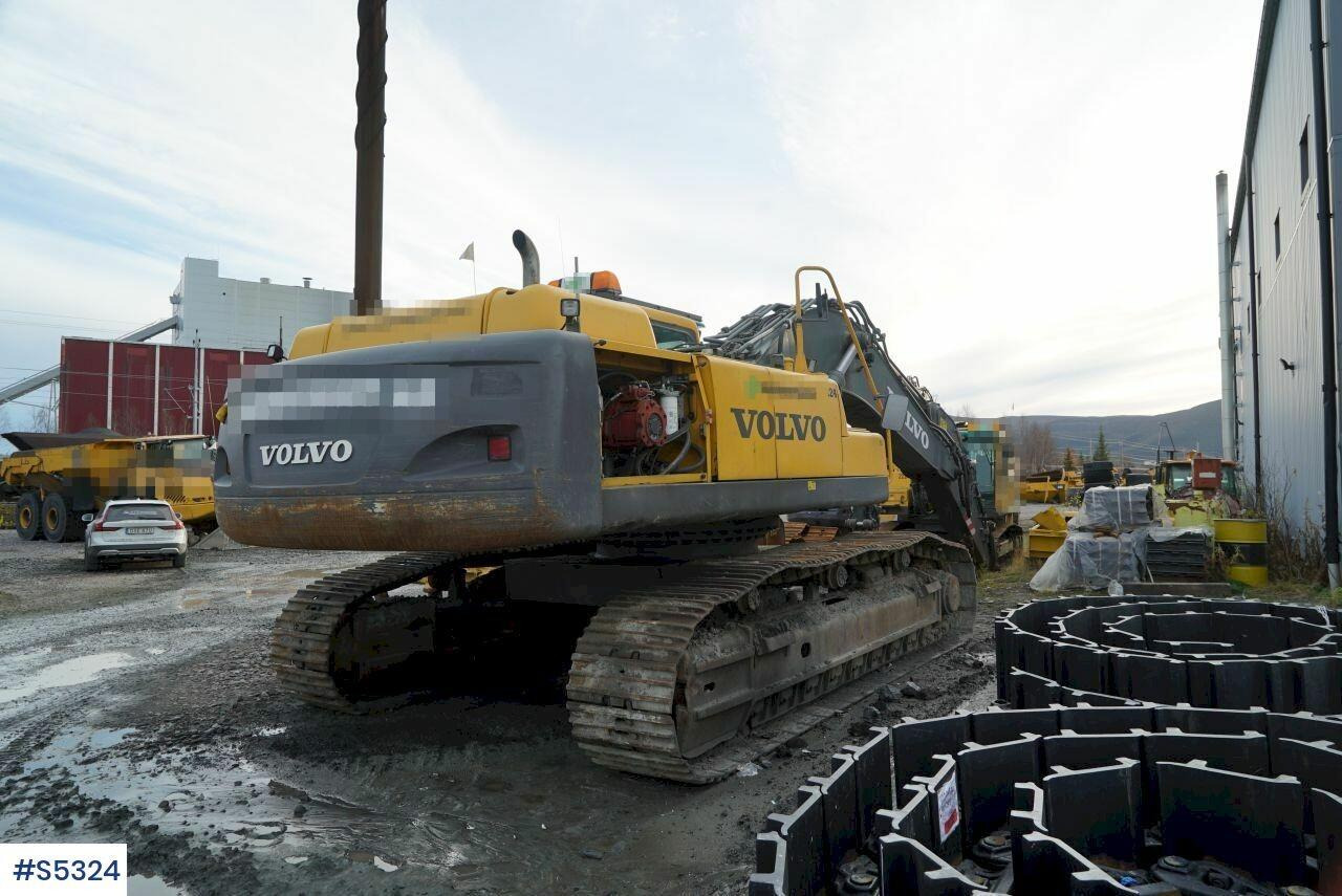 EXCAVATOR Volvo EC460BLC WITH BUCKET - Pelle: photos 3 EXCAVATOR Volvo EC460BLC WITH BUCKET - Pelle: photos 3