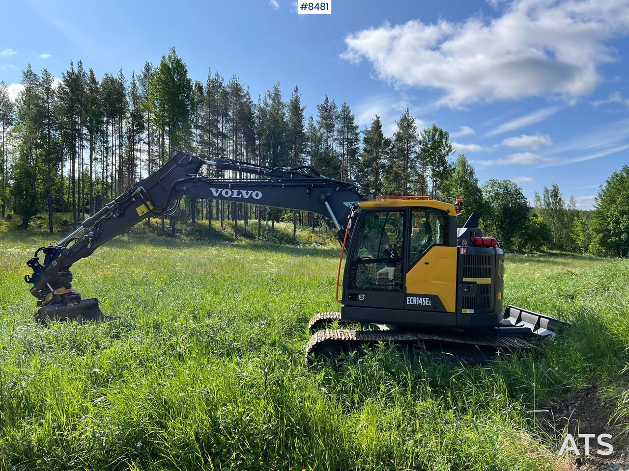Excavator Volvo ECR145 EL with 1365 h - Pelle sur chenille: photos 1 Excavator Volvo ECR145 EL with 1365 h - Pelle sur chenille: photos 1