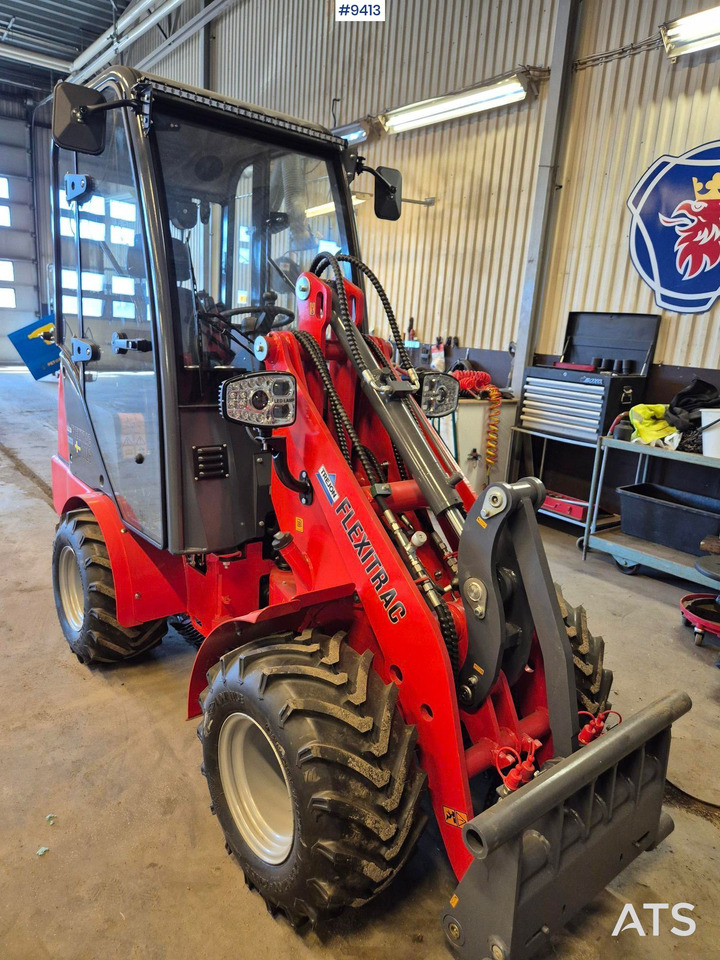 FLEXITRAC 1126 Skid steer loader with only 7 hours - Valet de ferme: photos 5 FLEXITRAC 1126 Skid steer loader with only 7 hours - Valet de ferme: photos 5
