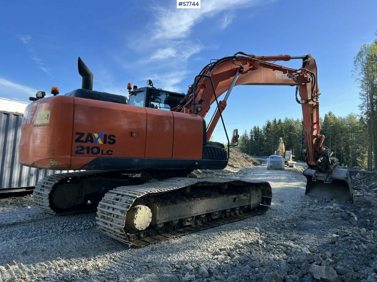Hitachi ZX 210 LC-5B with rotortilt and gears SEE VIDEO - Pelle sur chenille: photos 3 Hitachi ZX 210 LC-5B with rotortilt and gears SEE VIDEO - Pelle sur chenille: photos 3
