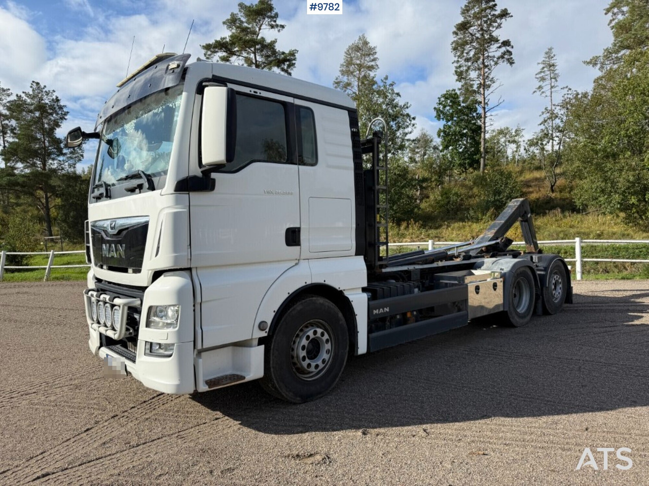 Hooklift Truck MAN TGX 26.500 6X2 - Camion ampliroll: photos 1 Hooklift Truck MAN TGX 26.500 6X2 - Camion ampliroll: photos 1