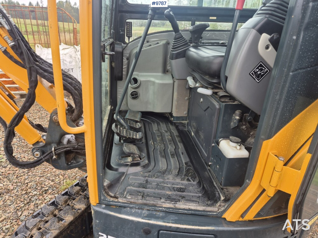 Hyundai 25Z-9AK mini excavator with tiltrotator and attachments - Mini pelle: photos 4 Hyundai 25Z-9AK mini excavator with tiltrotator and attachments - Mini pelle: photos 4