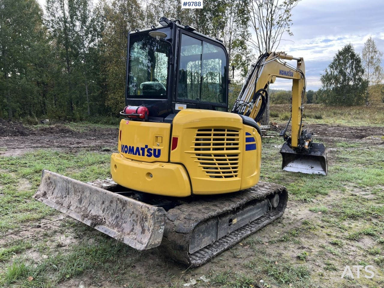KOMATSU PC55MR-5E0 Excavator with attachments (SEE VIDEO) - Mini pelle: photos 4 KOMATSU PC55MR-5E0 Excavator with attachments (SEE VIDEO) - Mini pelle: photos 4