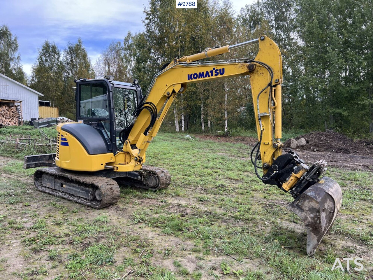 KOMATSU PC55MR-5E0 Excavator with attachments (SEE VIDEO) - Mini pelle: photos 2 KOMATSU PC55MR-5E0 Excavator with attachments (SEE VIDEO) - Mini pelle: photos 2