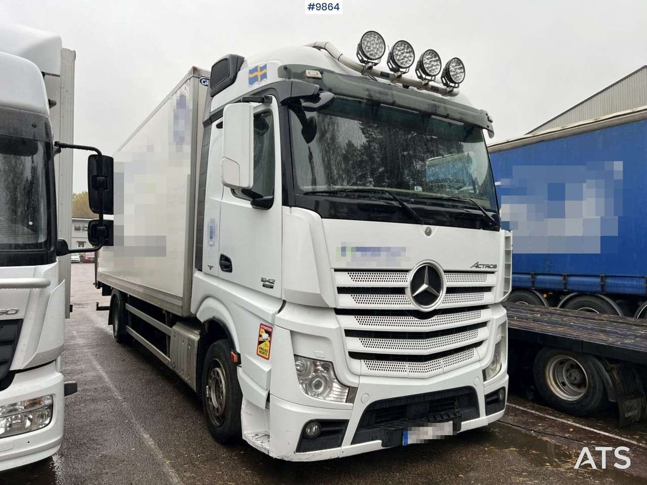 MERCEDES-BENZ ACTROS 963-0-A Box truck with tail lift - Camion fourgon: photos 2 MERCEDES-BENZ ACTROS 963-0-A Box truck with tail lift - Camion fourgon: photos 2