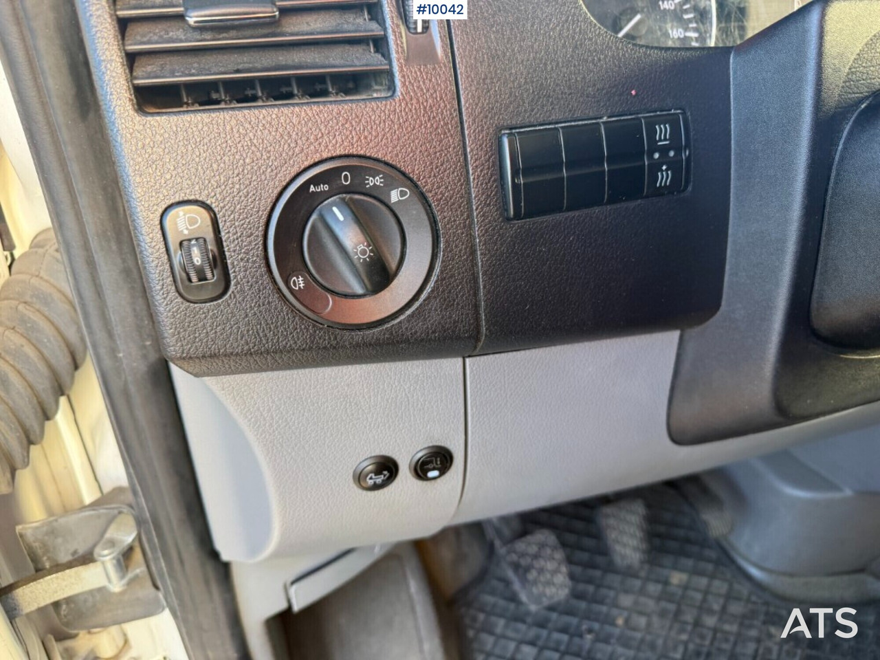 Fourgon grand volume Mercedes Benz Sprinter with tail lift: photos 15 Fourgon grand volume Mercedes Benz Sprinter with tail lift: photos 15