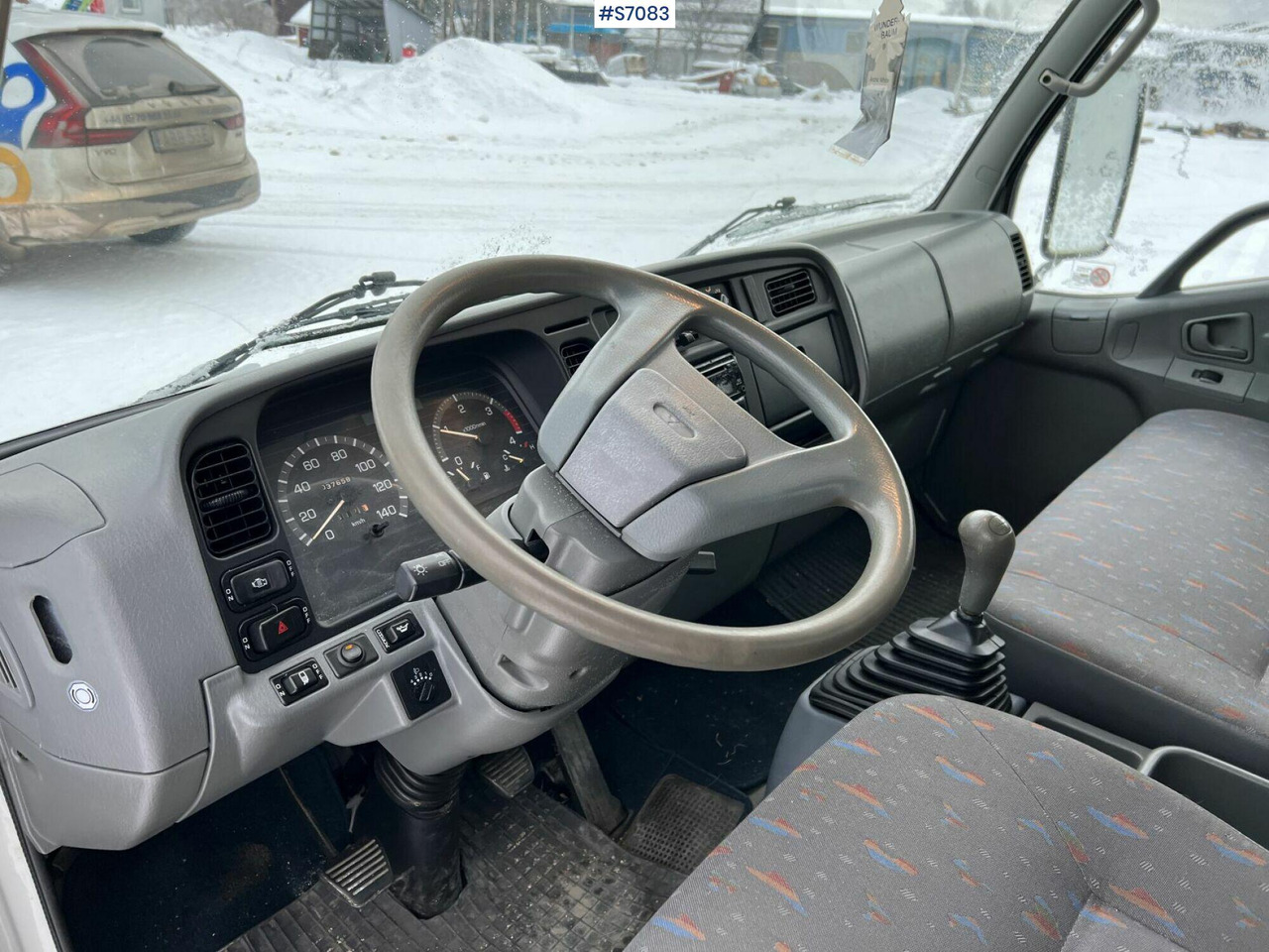 Camion plateau Mitsubishi Canter FB634 Intercooler, tiltable cabin: photos 17
