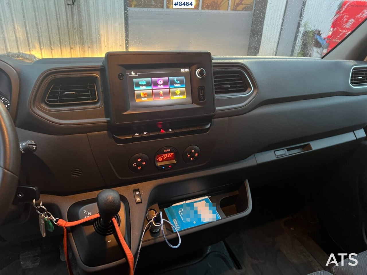 Fourgon grand volume Renault master with tail lift: photos 17