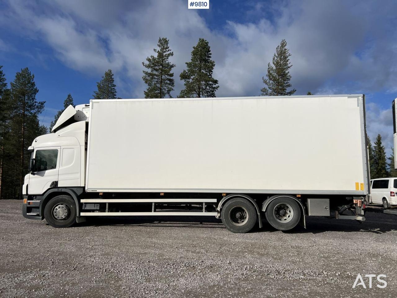 Camion fourgon Scania P400 Box truck with tail lift: photos 6