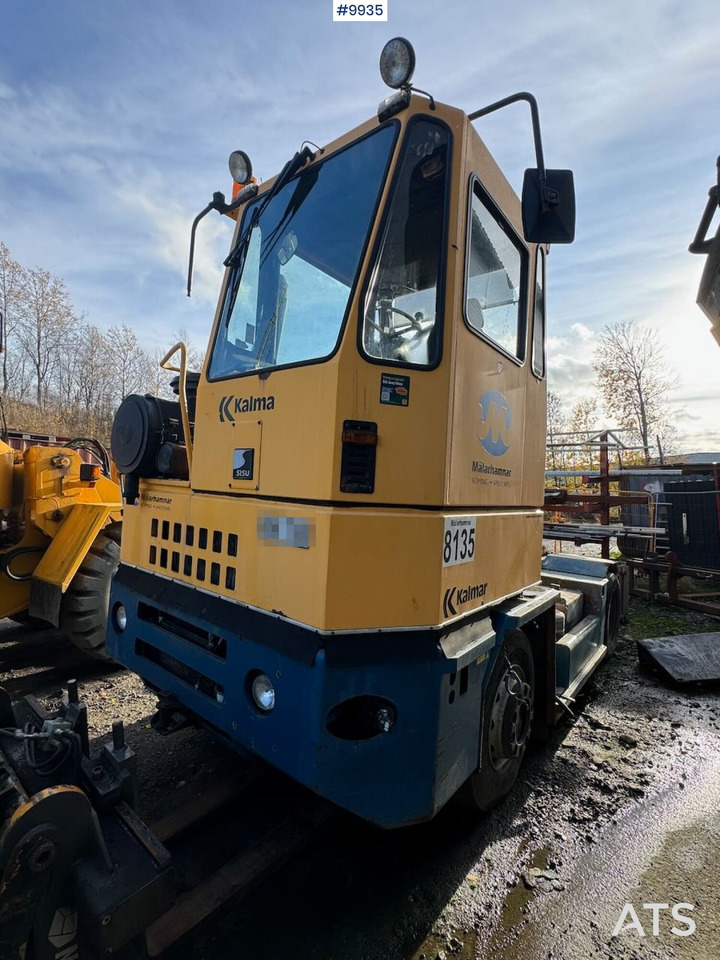 Sisu Terminaltraktor Rep object - Tracteur portuaire: photos 1 Sisu Terminaltraktor Rep object - Tracteur portuaire: photos 1