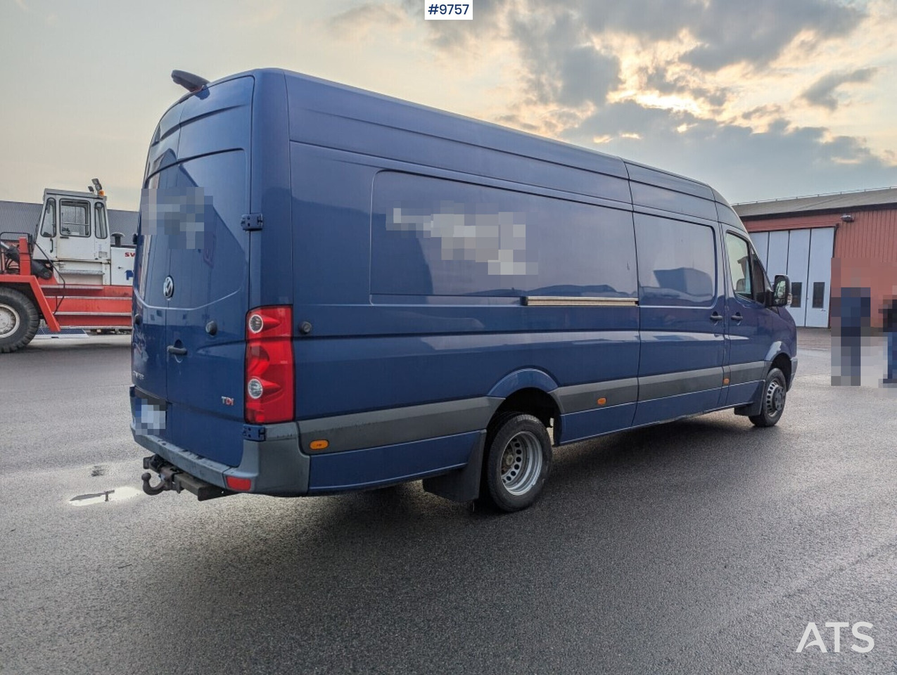 Volkswagen Crafter 50 van, C-registered - Fourgon utilitaire: photos 3 Volkswagen Crafter 50 van, C-registered - Fourgon utilitaire: photos 3