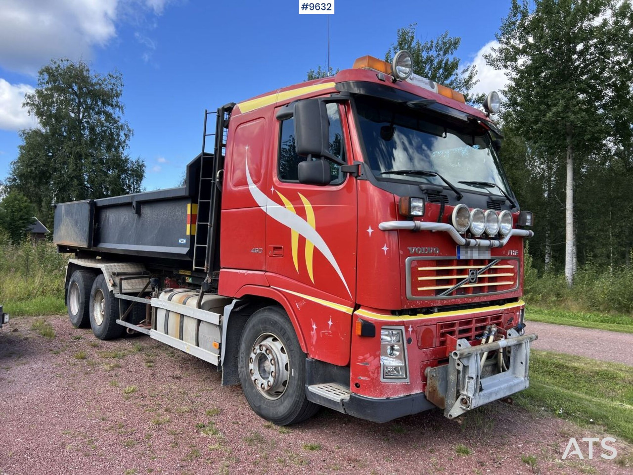 Volvo FH12 6X2 Hooklift Truck with flatbed and plow attachment - Camion ampliroll: photos 2 Volvo FH12 6X2 Hooklift Truck with flatbed and plow attachment - Camion ampliroll: photos 2