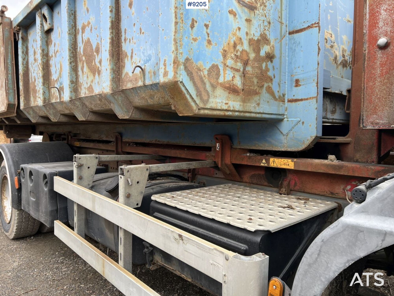 Camion ampliroll Volvo FL 6 4X2 Truncated hooklift with flatbed: photos 17