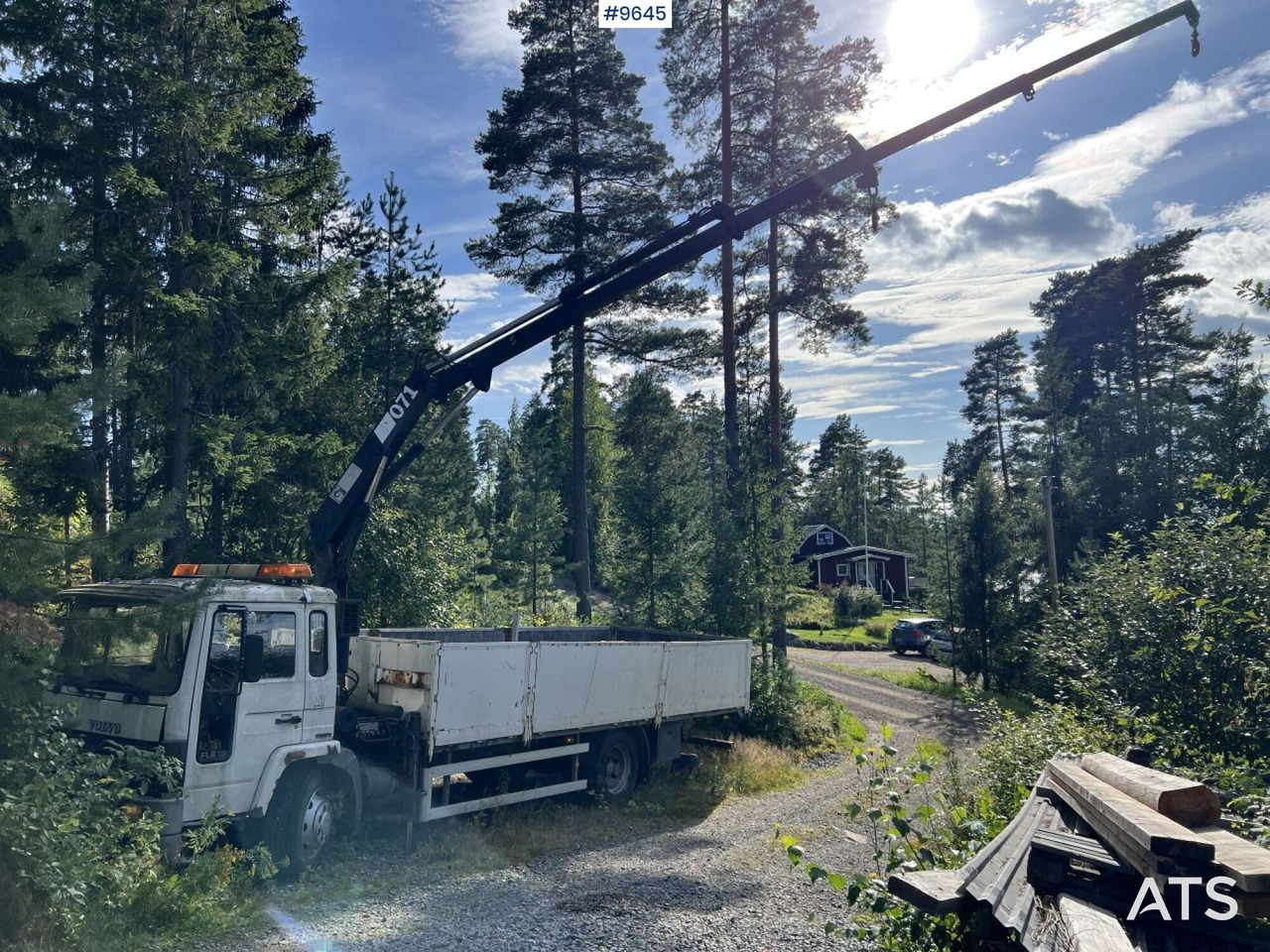 Volvo FL 614 4X2 Crane truck Repair object (VIDEO) - Camion plateau, Camion grue: photos 1 Volvo FL 614 4X2 Crane truck Repair object (VIDEO) - Camion plateau, Camion grue: photos 1