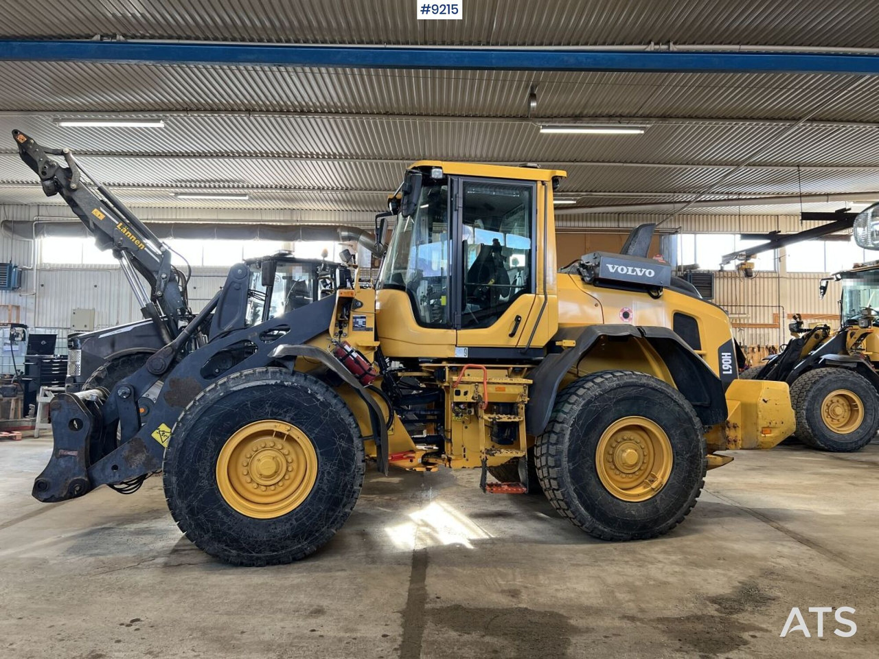 Volvo L 90 H Wheel loader (VIDEO) - Chargeuse sur pneus: photos 1 Volvo L 90 H Wheel loader (VIDEO) - Chargeuse sur pneus: photos 1