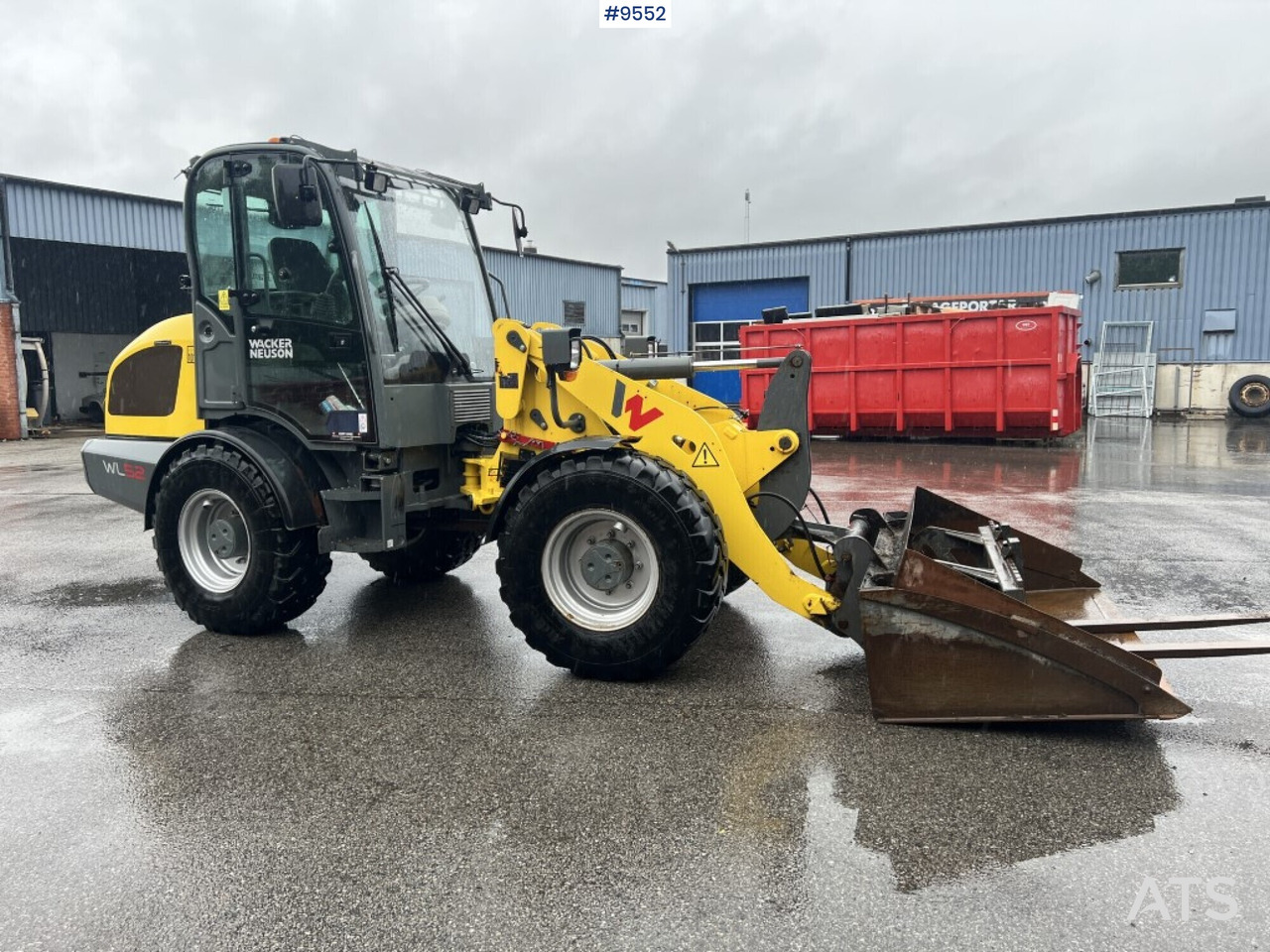Wheel loader Wacker Neuson WL52 gears and tool stand - Chargeuse sur pneus: photos 2 Wheel loader Wacker Neuson WL52 gears and tool stand - Chargeuse sur pneus: photos 2